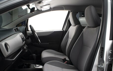 Toyota Vitz, 2012 год, 880 000 рублей, 9 фотография