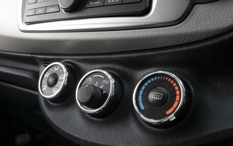 Toyota Vitz, 2012 год, 880 000 рублей, 14 фотография