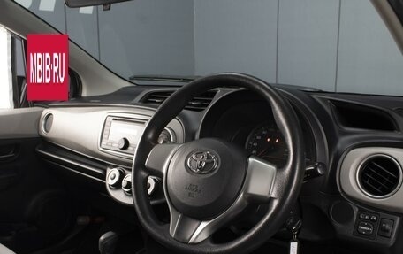 Toyota Vitz, 2012 год, 880 000 рублей, 11 фотография
