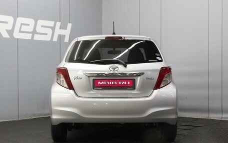 Toyota Vitz, 2012 год, 880 000 рублей, 4 фотография