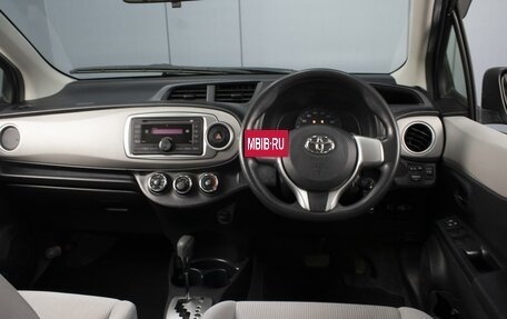 Toyota Vitz, 2012 год, 880 000 рублей, 5 фотография