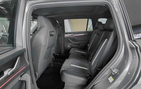 Skoda Kodiaq, 2025 год, 6 800 000 рублей, 11 фотография