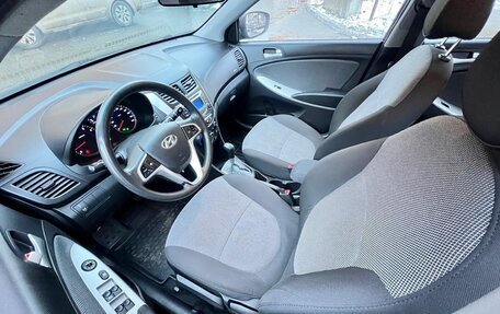 Hyundai Solaris II рестайлинг, 2011 год, 820 000 рублей, 10 фотография