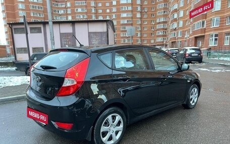 Hyundai Solaris II рестайлинг, 2011 год, 820 000 рублей, 5 фотография