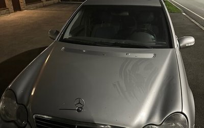 Mercedes-Benz C-Класс, 2004 год, 600 000 рублей, 1 фотография