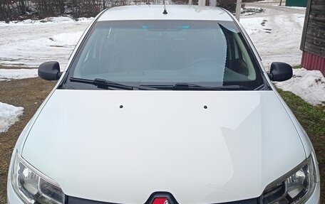 Renault Logan II, 2019 год, 910 000 рублей, 1 фотография