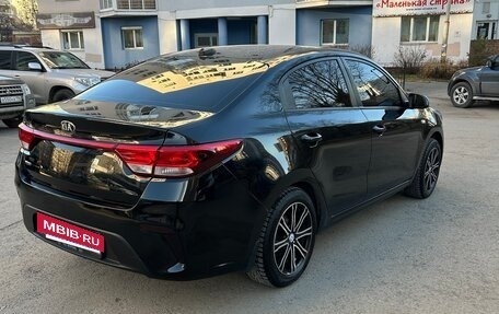 KIA Rio IV, 2018 год, 990 000 рублей, 2 фотография