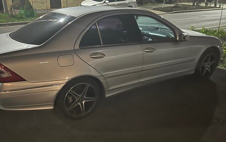 Mercedes-Benz C-Класс, 2004 год, 600 000 рублей, 3 фотография