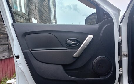 Renault Logan II, 2019 год, 910 000 рублей, 14 фотография