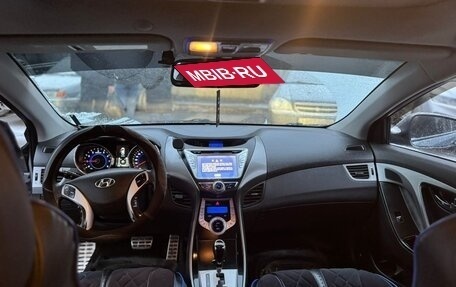 Hyundai Avante, 2011 год, 850 000 рублей, 5 фотография