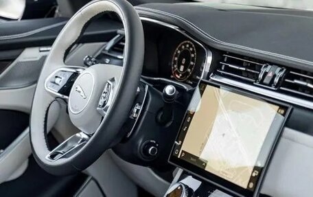 Jaguar F-Pace, 2025 год, 6 400 000 рублей, 30 фотография