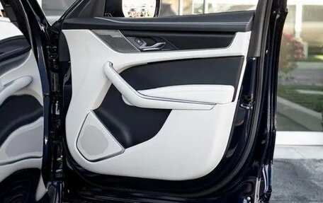 Jaguar F-Pace, 2025 год, 6 400 000 рублей, 25 фотография