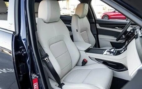 Jaguar F-Pace, 2025 год, 6 400 000 рублей, 26 фотография