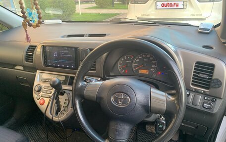 Toyota Wish II, 2004 год, 920 000 рублей, 7 фотография