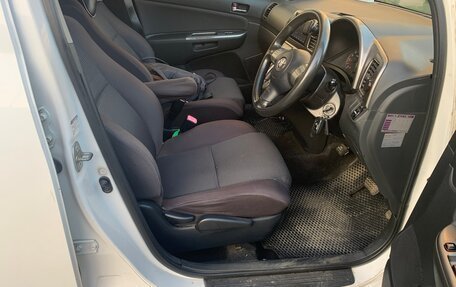 Toyota Wish II, 2004 год, 920 000 рублей, 8 фотография