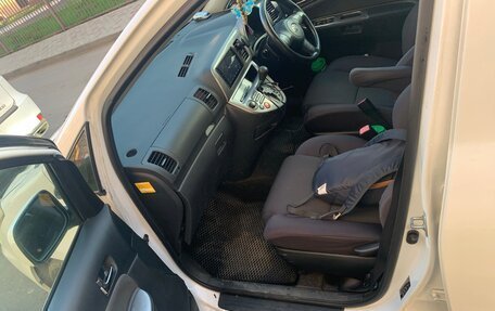 Toyota Wish II, 2004 год, 920 000 рублей, 17 фотография