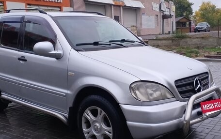 Mercedes-Benz M-Класс, 1998 год, 600 000 рублей, 2 фотография