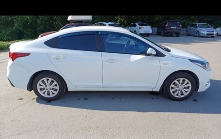 Hyundai Solaris II рестайлинг, 2017 год, 1 500 000 рублей, 3 фотография