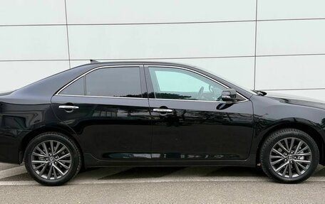 Toyota Camry, 2017 год, 2 450 000 рублей, 5 фотография