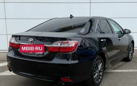 Toyota Camry, 2017 год, 2 450 000 рублей, 6 фотография