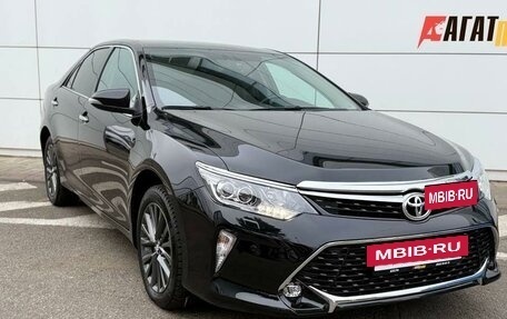 Toyota Camry, 2017 год, 2 450 000 рублей, 3 фотография