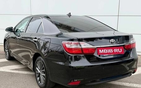 Toyota Camry, 2017 год, 2 450 000 рублей, 8 фотография
