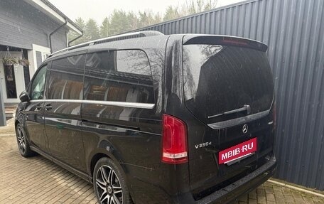 Mercedes-Benz V-Класс, 2021 год, 7 500 000 рублей, 5 фотография
