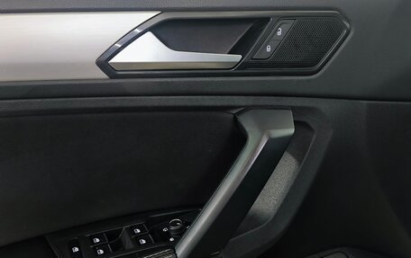 Volkswagen Tiguan II, 2018 год, 2 080 000 рублей, 9 фотография