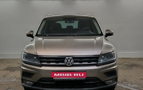 Volkswagen Tiguan II, 2018 год, 2 080 000 рублей, 2 фотография
