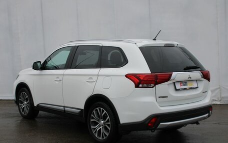 Mitsubishi Outlander III рестайлинг 3, 2015 год, 1 500 000 рублей, 6 фотография