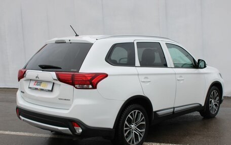 Mitsubishi Outlander III рестайлинг 3, 2015 год, 1 500 000 рублей, 8 фотография