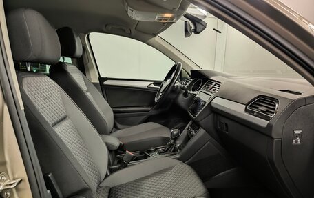 Volkswagen Tiguan II, 2018 год, 2 080 000 рублей, 13 фотография