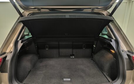 Volkswagen Tiguan II, 2018 год, 2 080 000 рублей, 15 фотография