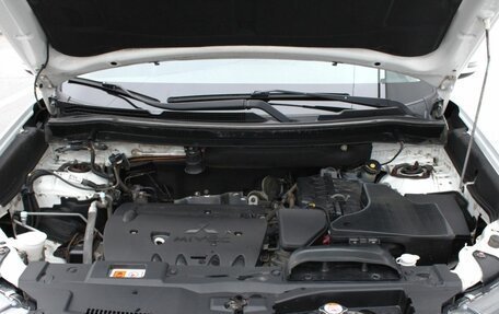 Mitsubishi Outlander III рестайлинг 3, 2015 год, 1 500 000 рублей, 10 фотография