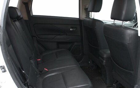 Mitsubishi Outlander III рестайлинг 3, 2015 год, 1 500 000 рублей, 14 фотография