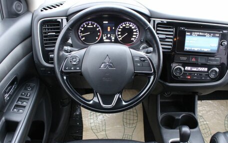 Mitsubishi Outlander III рестайлинг 3, 2015 год, 1 500 000 рублей, 18 фотография