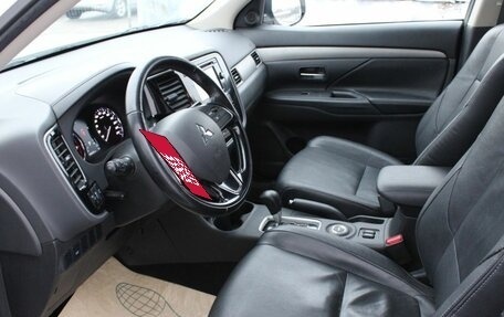 Mitsubishi Outlander III рестайлинг 3, 2015 год, 1 500 000 рублей, 15 фотография