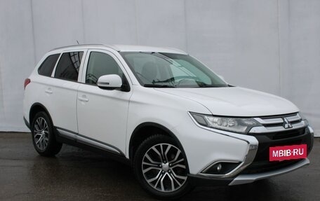 Mitsubishi Outlander III рестайлинг 3, 2015 год, 1 500 000 рублей, 4 фотография