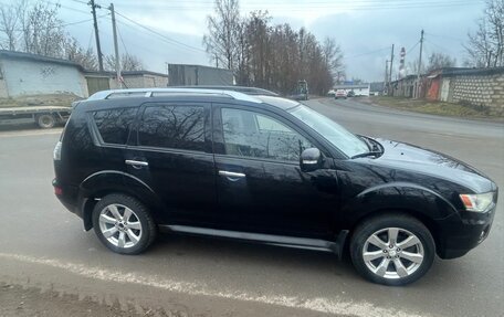 Mitsubishi Outlander III рестайлинг 3, 2010 год, 990 000 рублей, 2 фотография