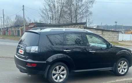 Mitsubishi Outlander III рестайлинг 3, 2010 год, 990 000 рублей, 3 фотография