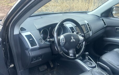 Mitsubishi Outlander III рестайлинг 3, 2010 год, 990 000 рублей, 9 фотография