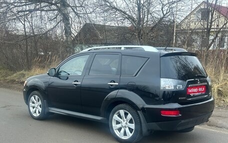 Mitsubishi Outlander III рестайлинг 3, 2010 год, 990 000 рублей, 5 фотография