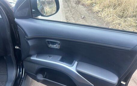 Mitsubishi Outlander III рестайлинг 3, 2010 год, 990 000 рублей, 16 фотография