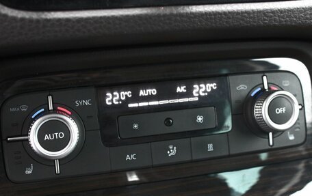 Volkswagen Touareg III, 2017 год, 3 140 000 рублей, 18 фотография