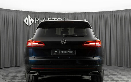 Volkswagen Touareg III, 2018 год, 5 880 000 рублей, 6 фотография