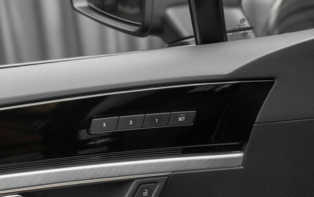 Volkswagen Touareg III, 2018 год, 5 880 000 рублей, 17 фотография