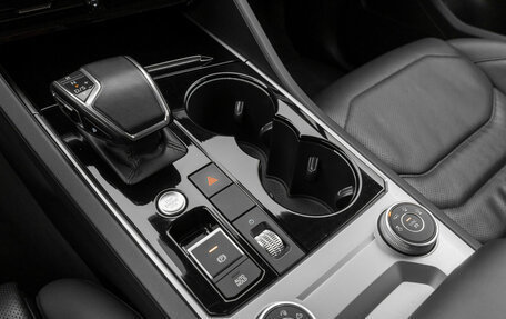 Volkswagen Touareg III, 2018 год, 5 880 000 рублей, 21 фотография