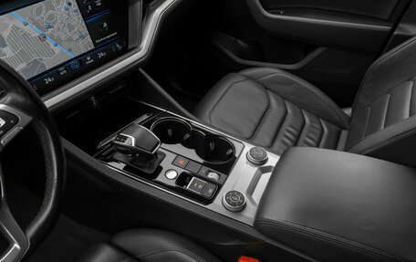 Volkswagen Touareg III, 2018 год, 5 880 000 рублей, 20 фотография