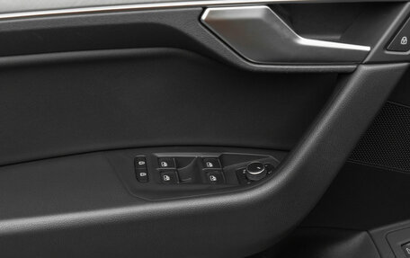 Volkswagen Touareg III, 2018 год, 5 880 000 рублей, 16 фотография