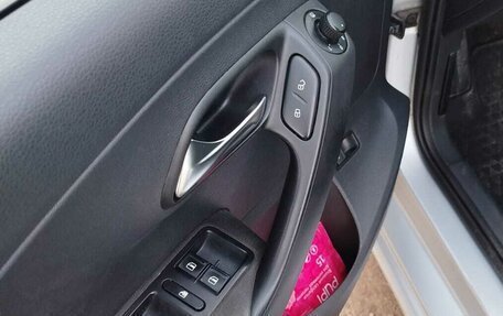 Volkswagen Polo VI (EU Market), 2015 год, 650 000 рублей, 10 фотография